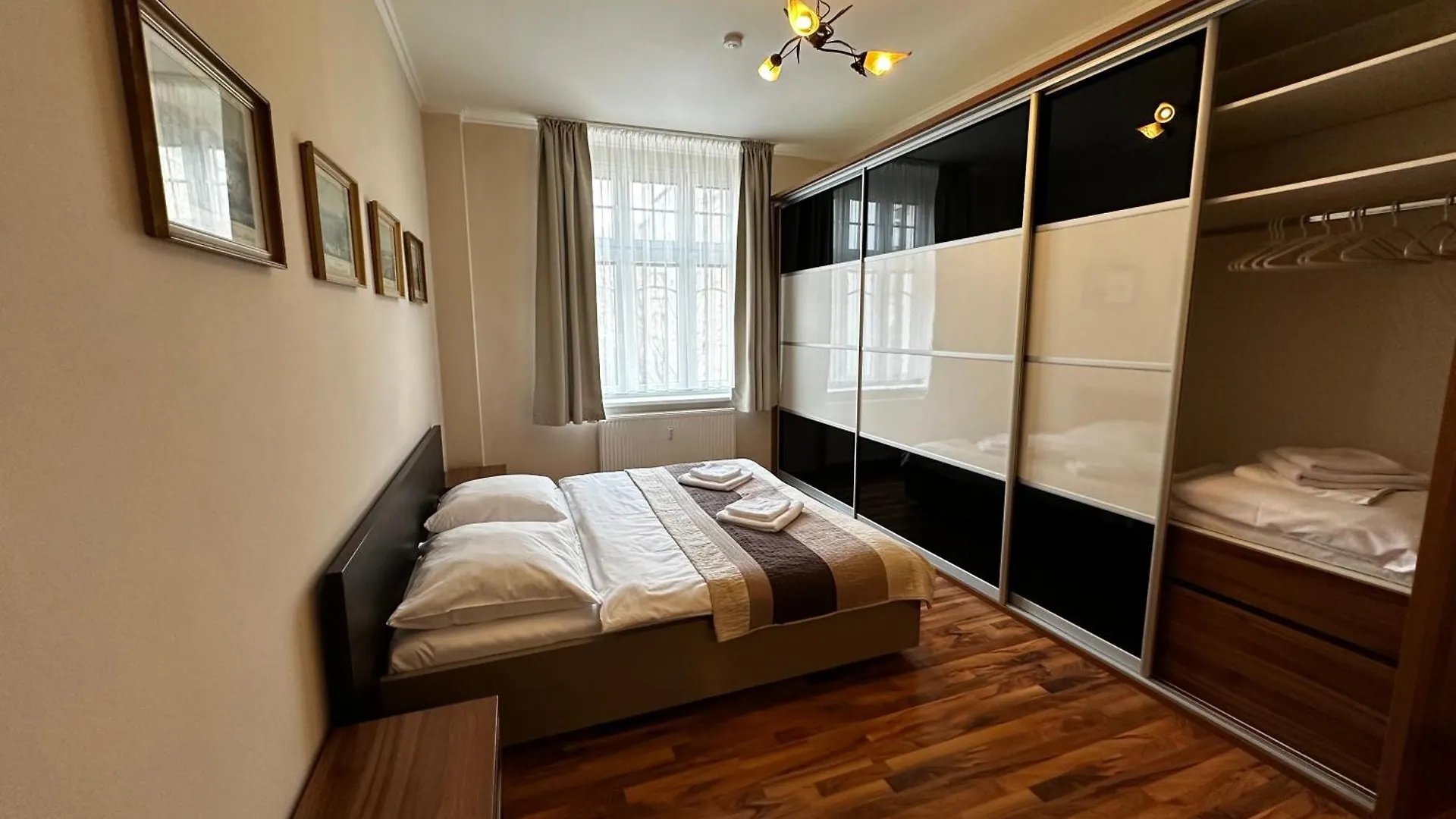 Apartment Karla Capka Street KLV 0*,