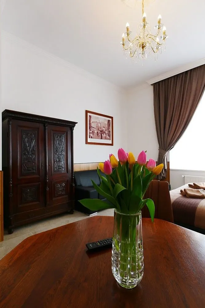 Apartment Karla Capka Street KLV 0*,